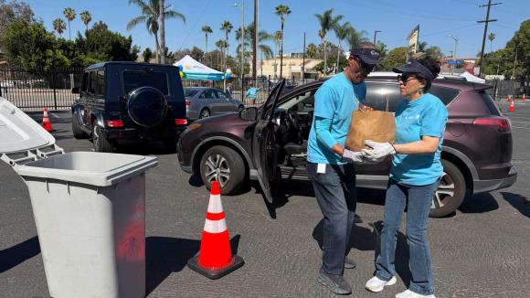 WPCCU staff helping members